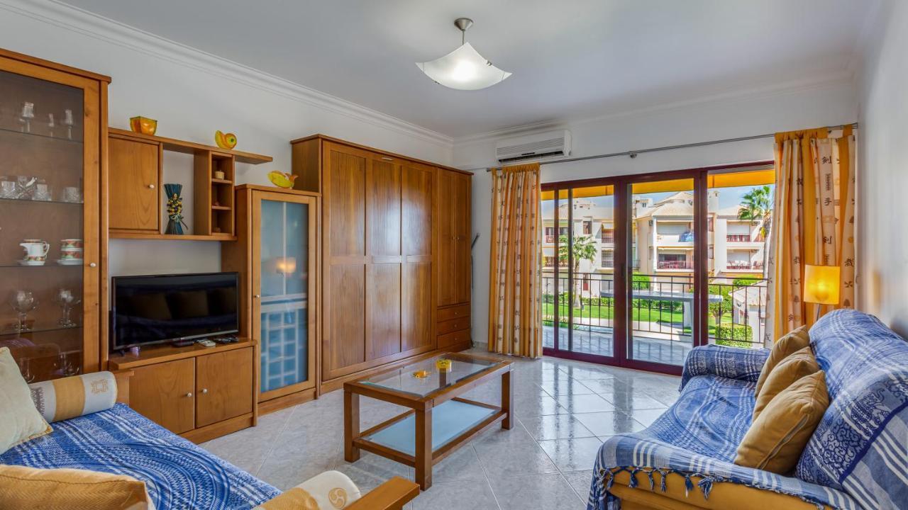 קווארטיירה Serene Apartment W/ Balcony And Pool By Lovelystay מראה חיצוני תמונה