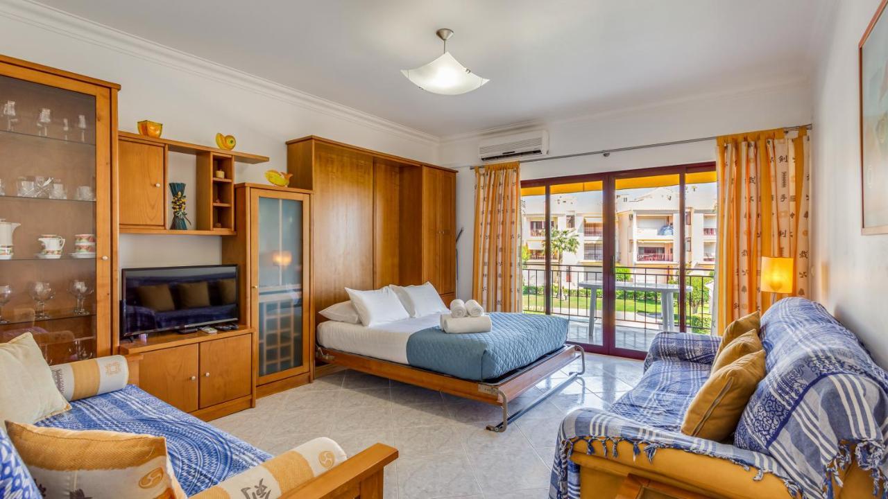 קווארטיירה Serene Apartment W/ Balcony And Pool By Lovelystay מראה חיצוני תמונה